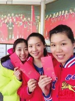 你认为谁才是女排第一美？

不少人觉得霞姿月韵的魏秋月最美，有人认为是粉面含春的