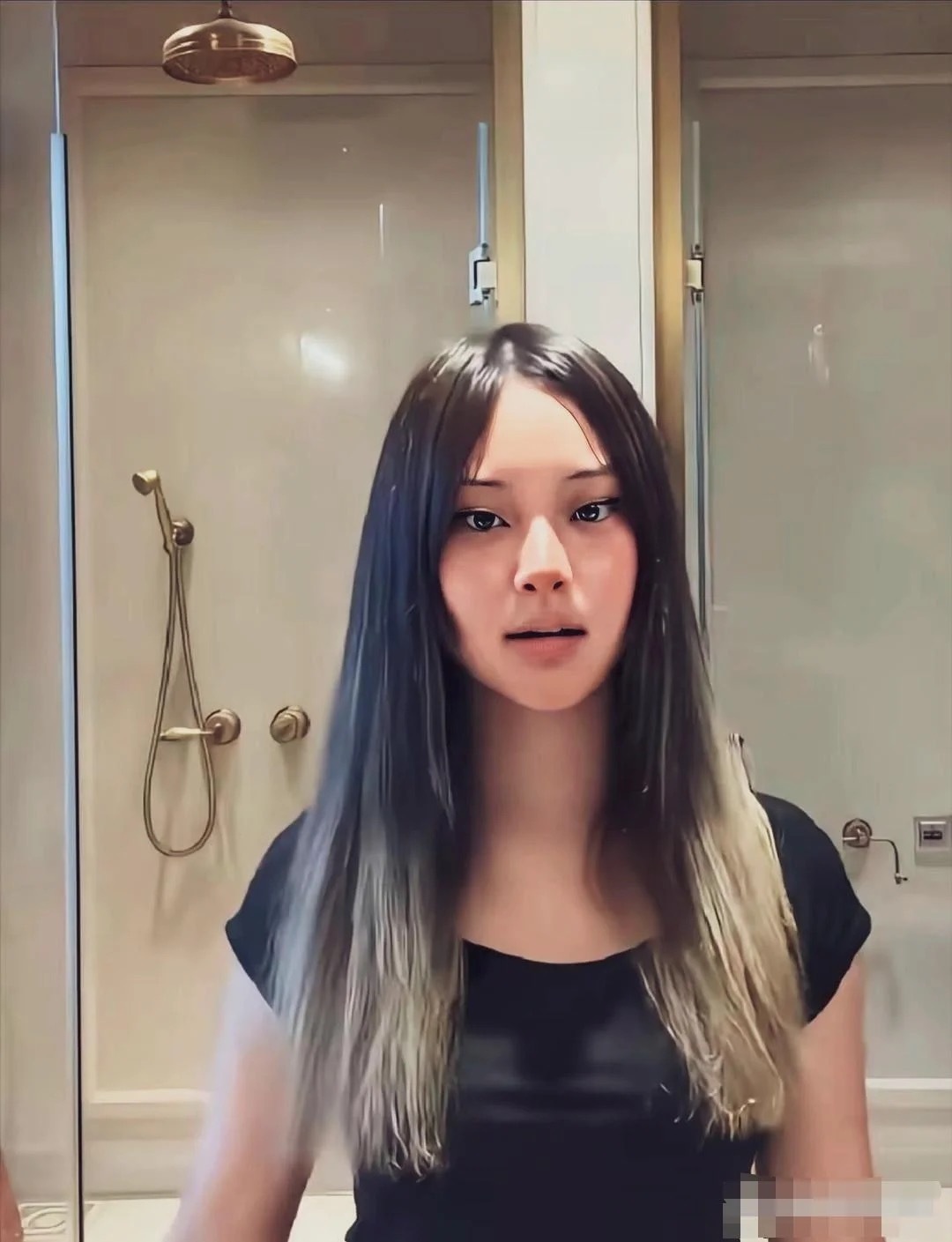 贾乃亮女儿，咋变成这样，没有妈妈漂亮！ ​​​