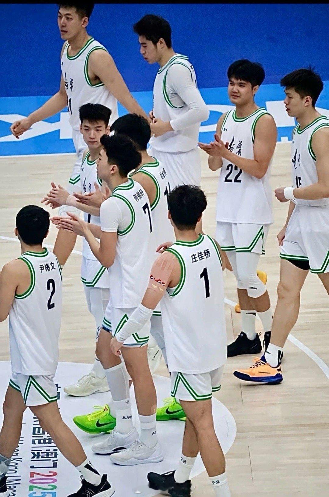 辽宁男篮U22淘汰赛抽中上海U22，由辽篮球员赵森，孙福恒，U系列著名球员万孟霖