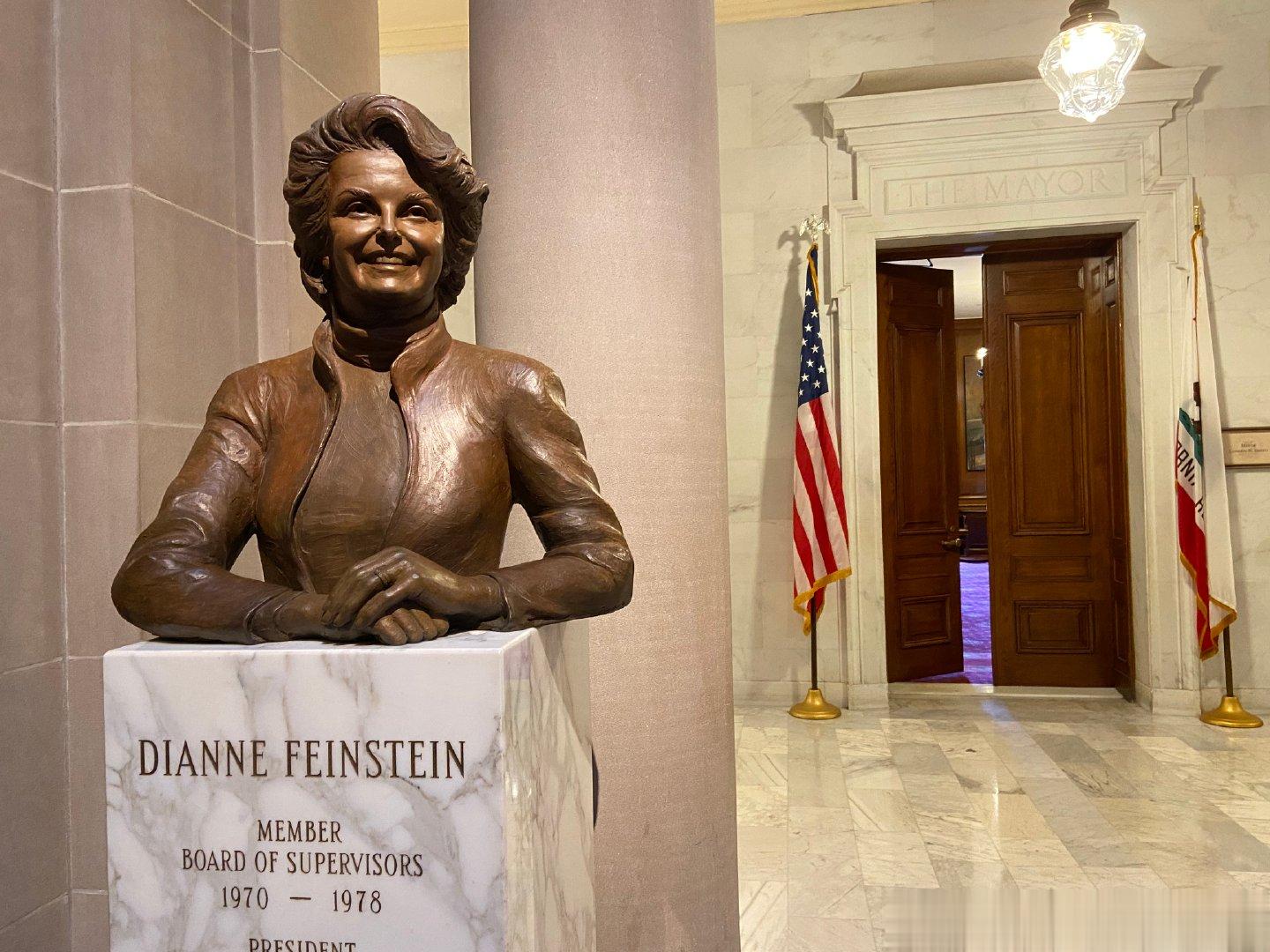加州议员Dianne Feinstein 刚刚去世。想起了几个月前在旧金山市政厅