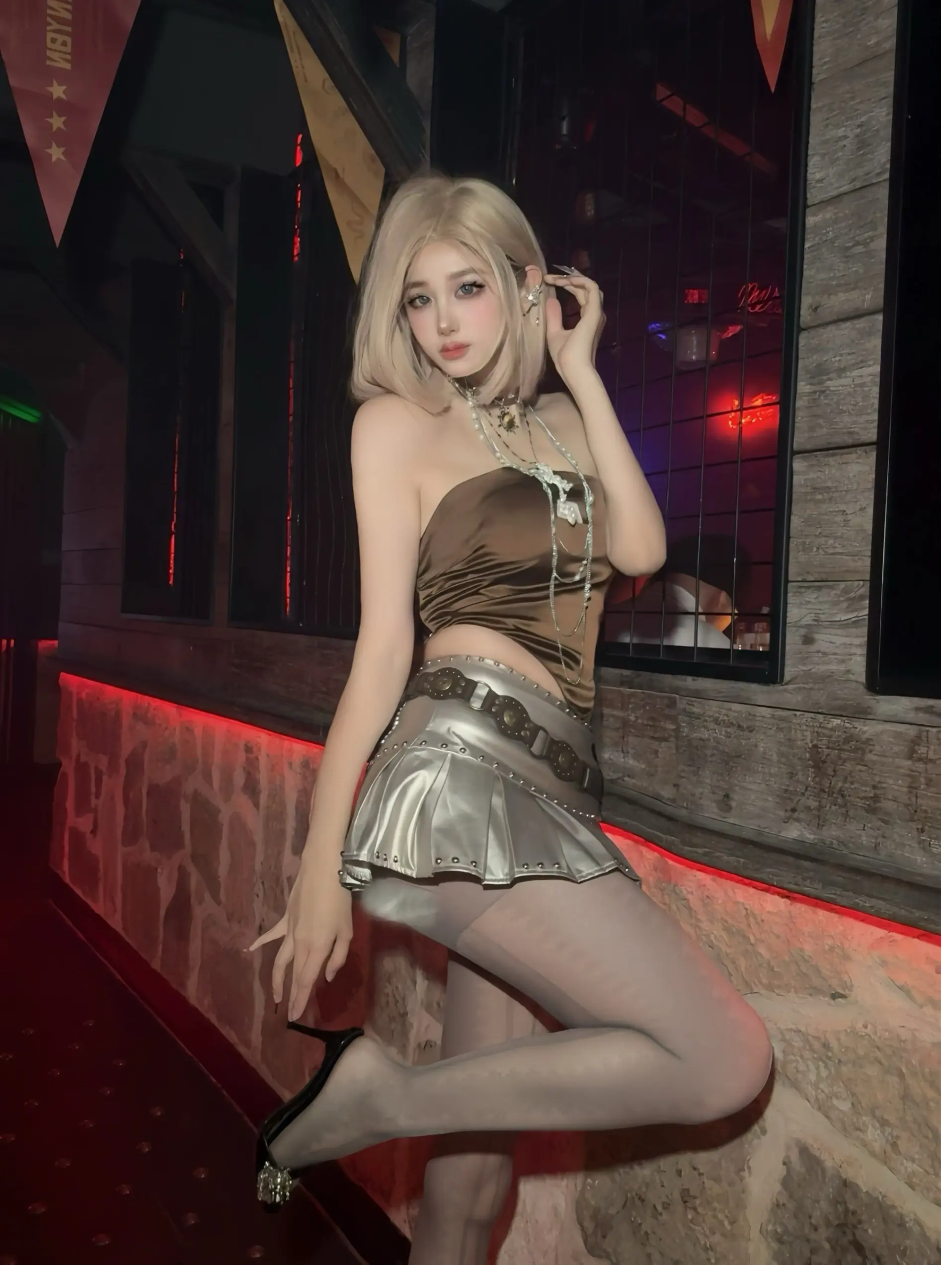 音乐太拽了感觉自己能单挑领导。峡谷镇三周年