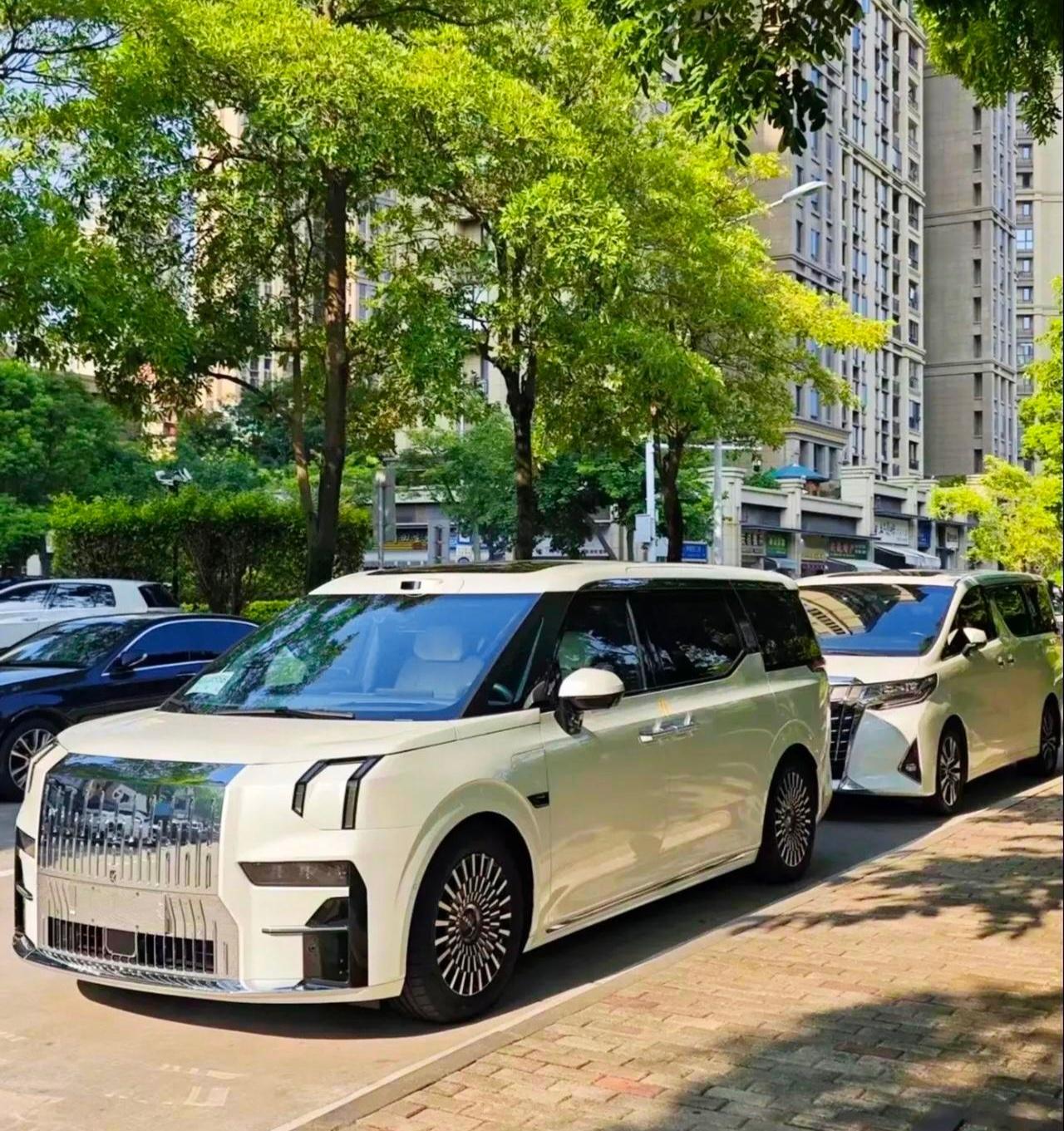 吉利副总裁回应董明珠换车前天去上海参加极氪8X技术发布会，接送车就是极氪009，