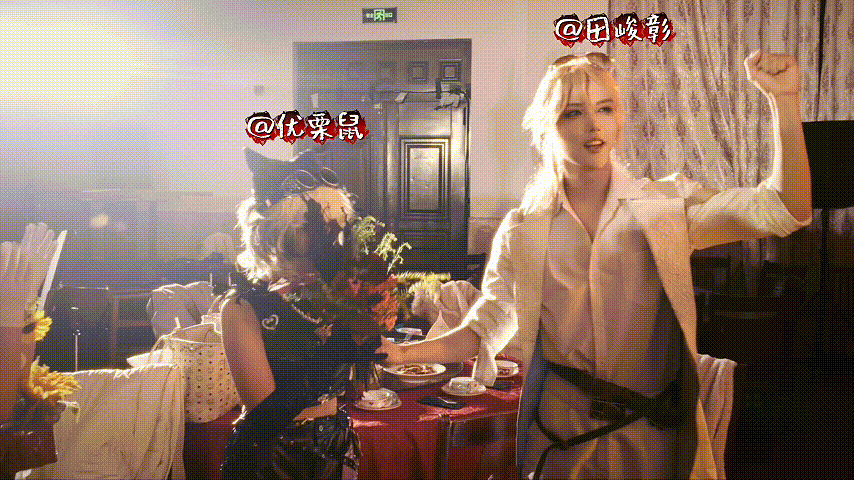 把婚礼办成漫展是种什么体验天啊，好用心的一场策划，婚礼已经卷到开成漫展这地步了！