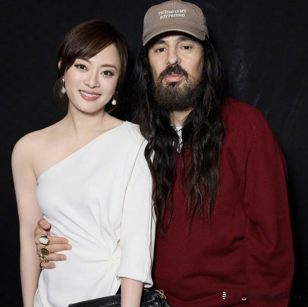 哈哈，超哥别急，娘娘心里只有你！孙俪老师可能就是比较含蓄啦，毕竟一直都很低调。人