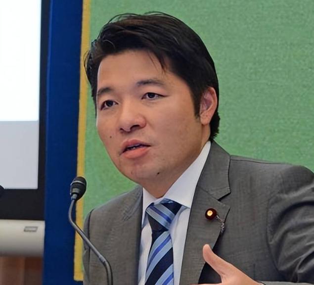8月下旬，日本跨党派议员团访华，向中方提出三项交涉：恢复文化交流、释放被拘留日本