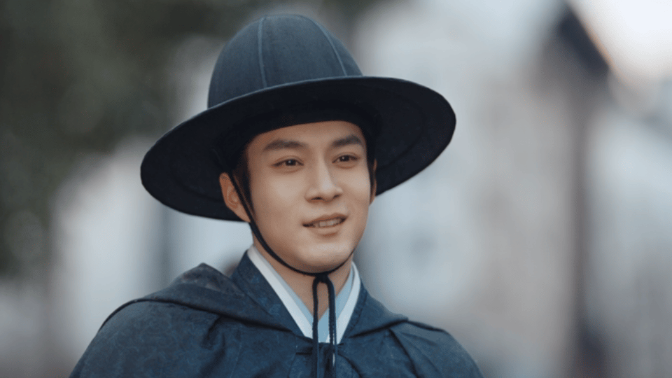 低音炮一响韩东君闪亮登场韩东君声线适配度直接拉满，骆文谦的台词被他演绎得低沉霸气