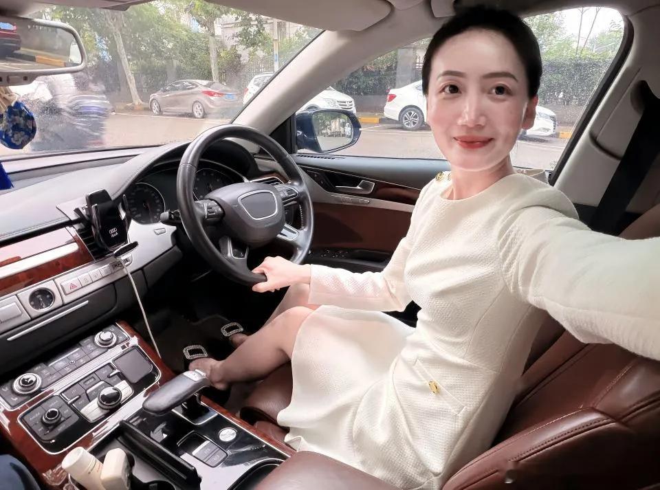 自信，微笑，毋庸置疑 