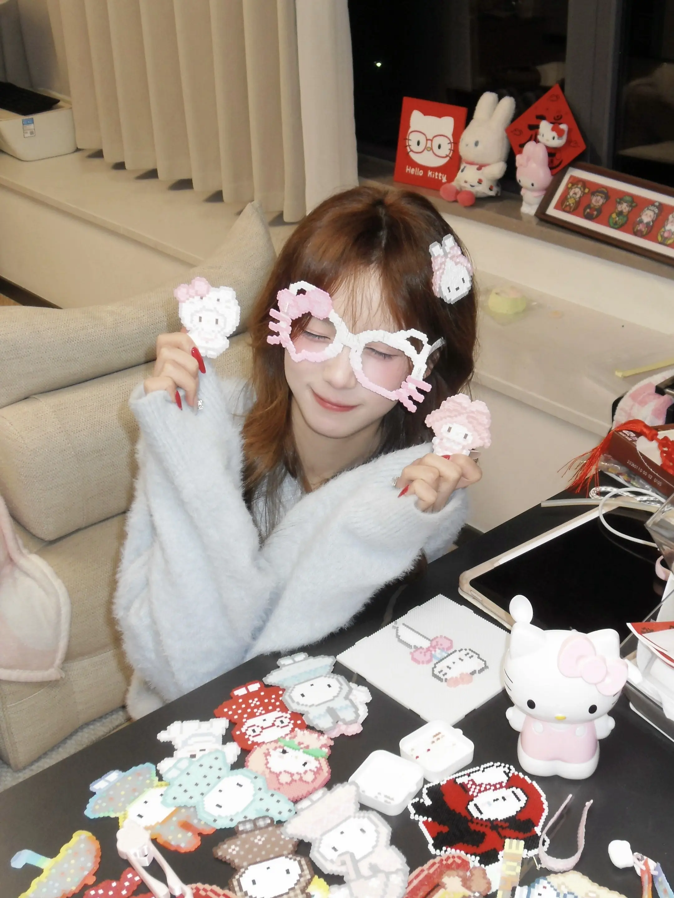 我会用韩语跟她说 欧尼！예뻐 예뻐!