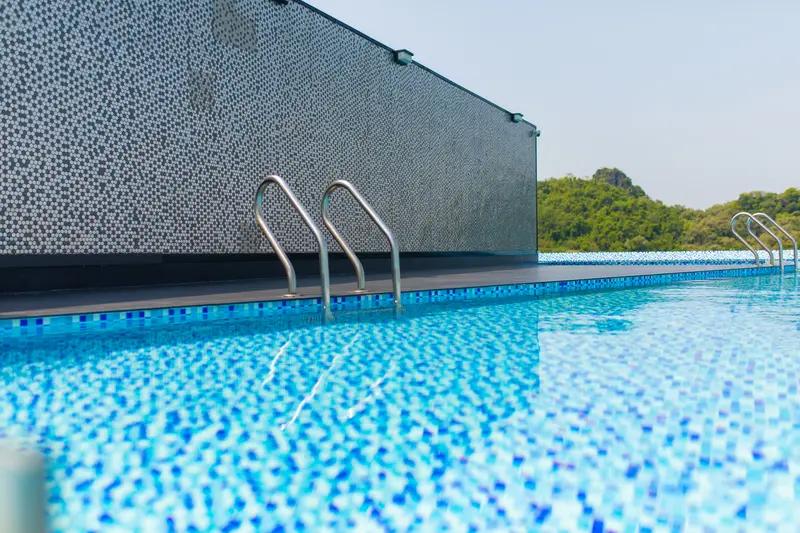 11月22日厦门，一名二级运动员在游泳池发生溺水事故不幸身亡，其沉水 30 分钟