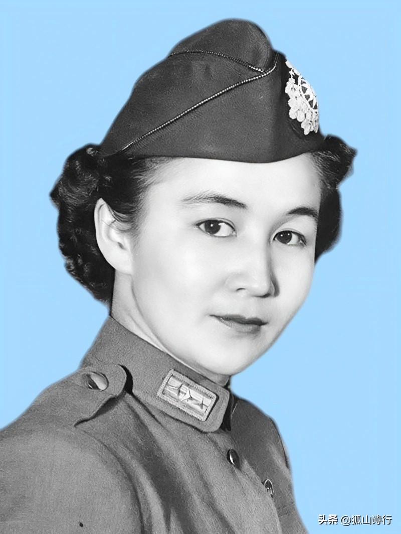 一杯苦酒饮终生——记胡兰畦

一九三八年，南昌。胡兰畦率领上海劳动妇女战地服务团