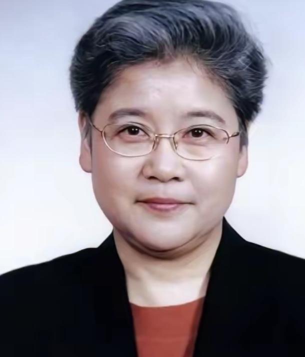 1977年9月，唐闻生被下放到“五七干校”劳动，从此她远离了工作多年的外交系统。