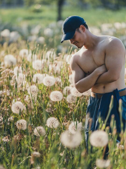 京郊发光蒲公英！巨球水晶灯雨