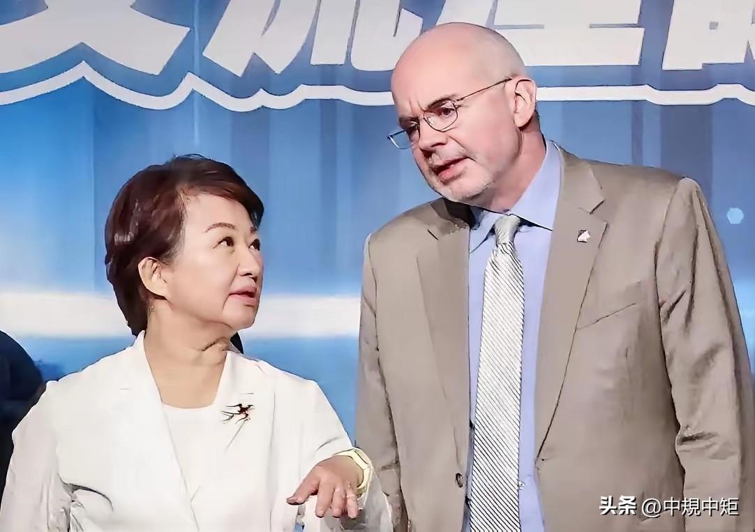 台中市长卢秀燕今（2日）在脸书发文叫嚣称，谢谢美在台协会（AIT）处长谷立言亲到
