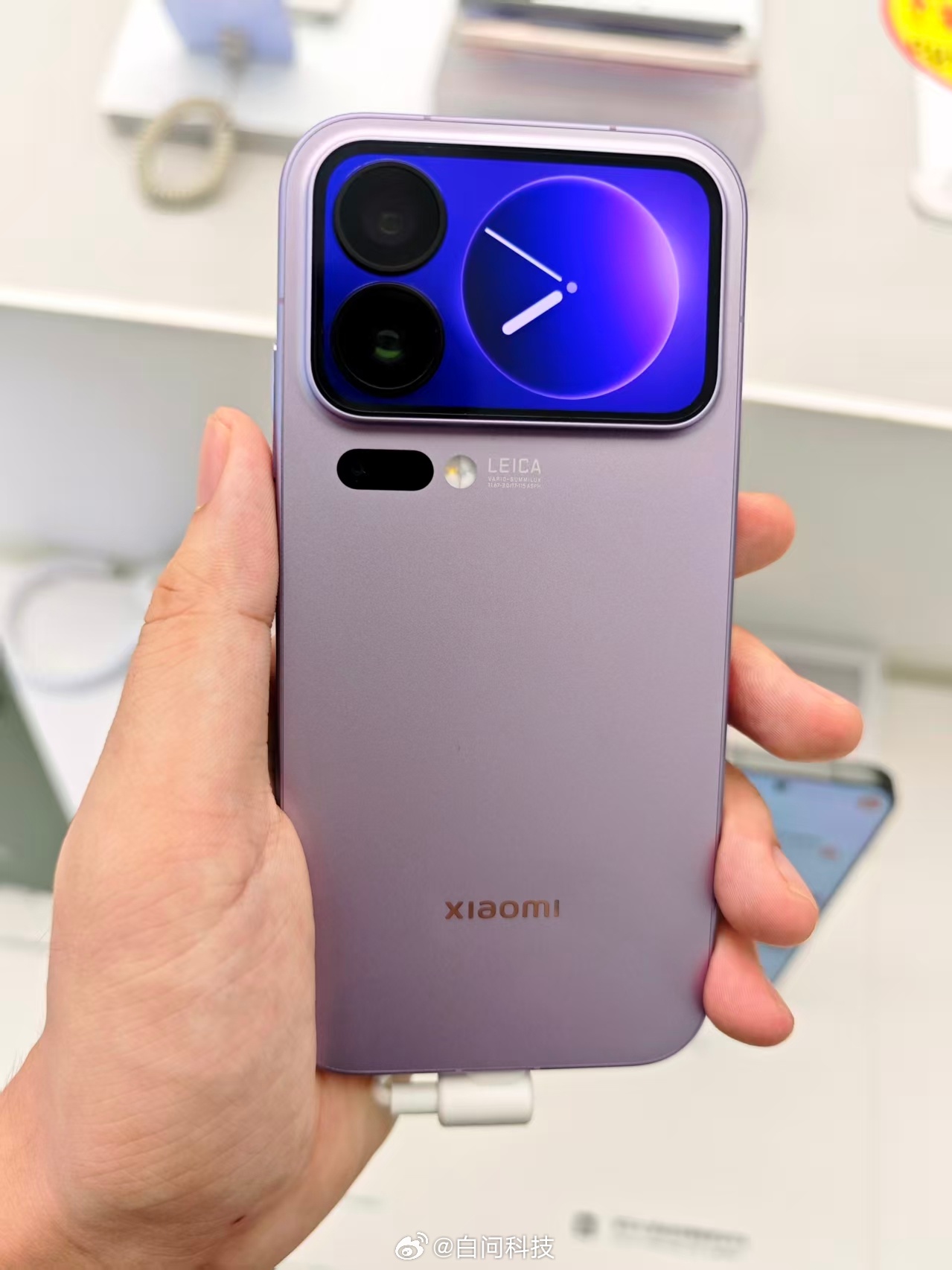 大家今年买了哪个17[喵喵]线下说紫色卖的挺好的 ​​​