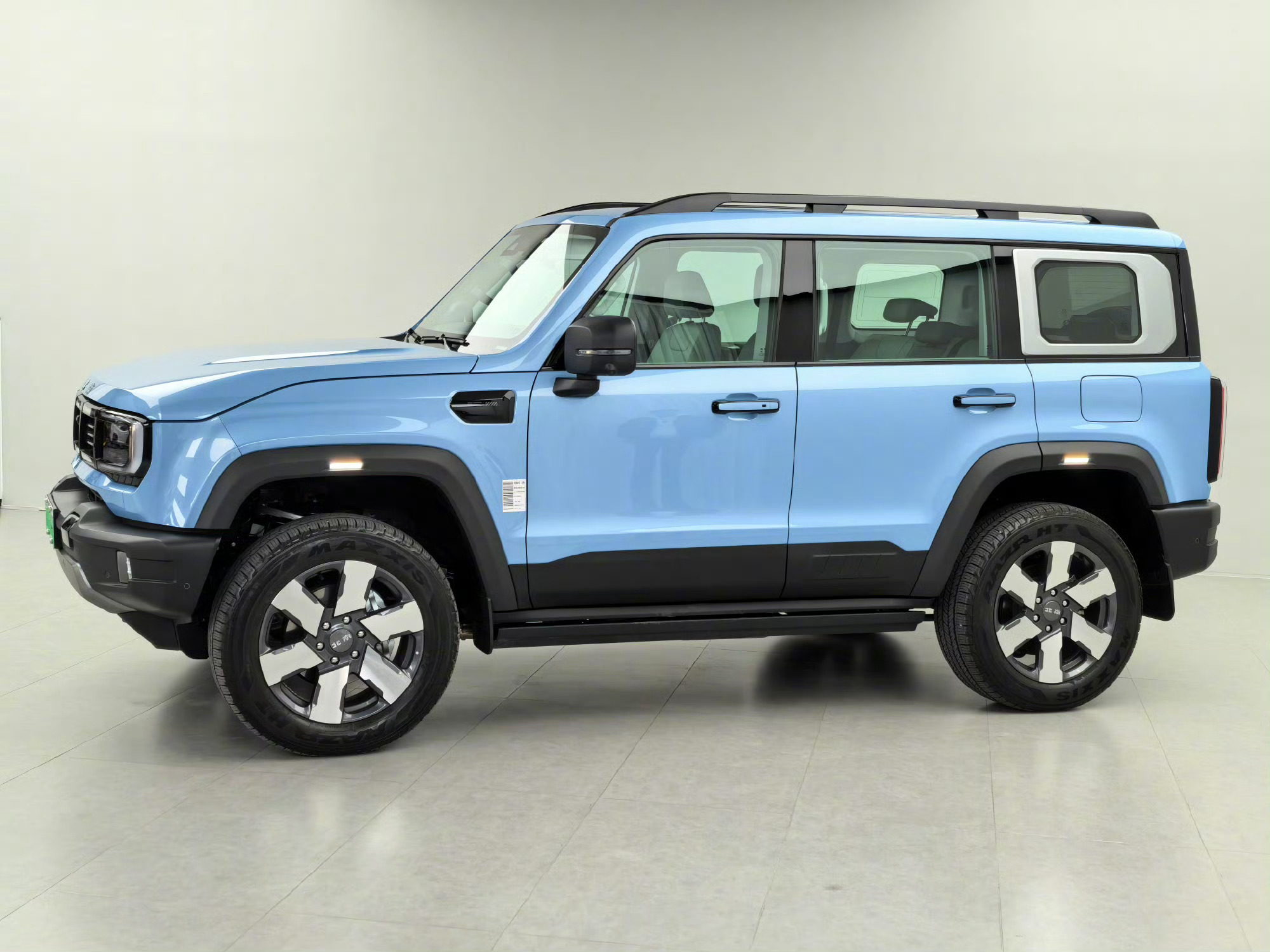 BJ40增程这车一晃都上市一年了，时间是真快。车卖得不错，最近路上能见度明显高了