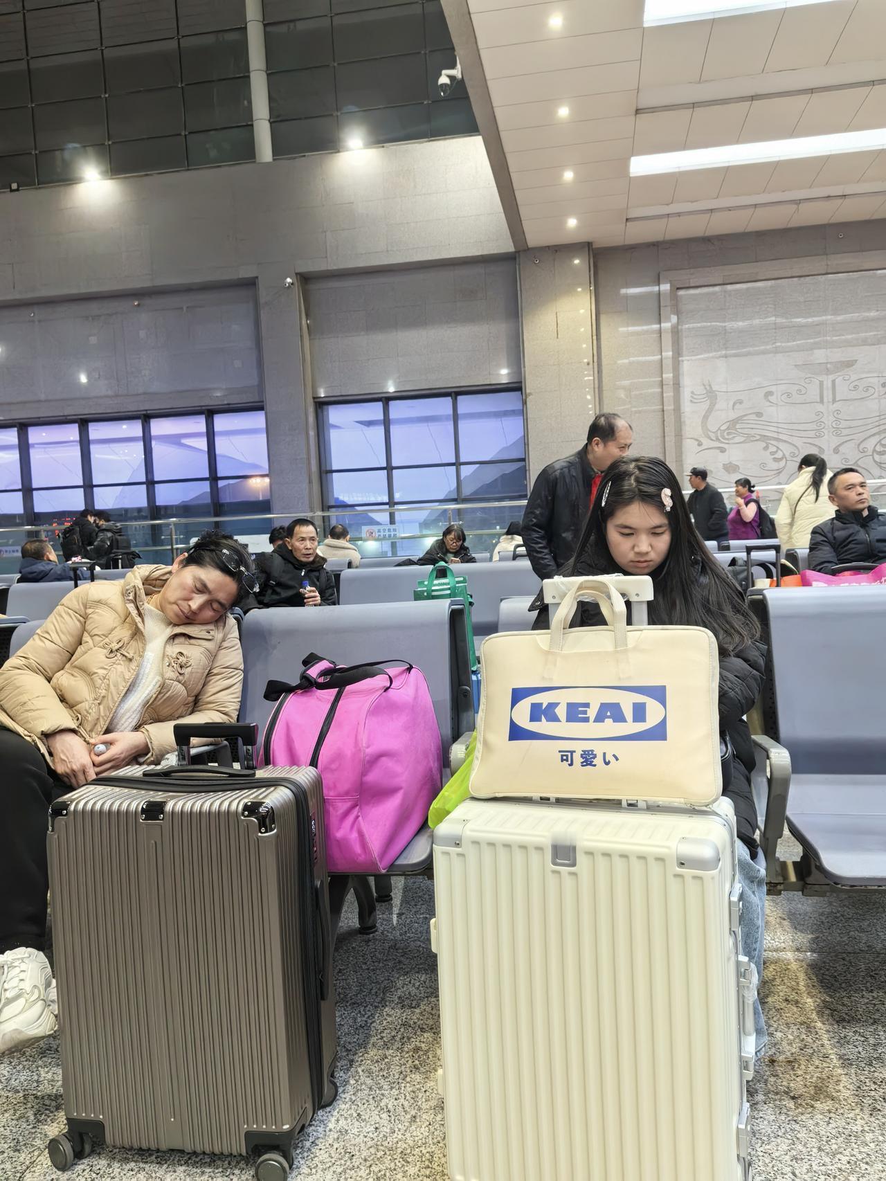 晒图笔记大赛 参加个晒图笔记大赛，就来聊聊武昌站。之前去武汉玩，在武昌站进出站。