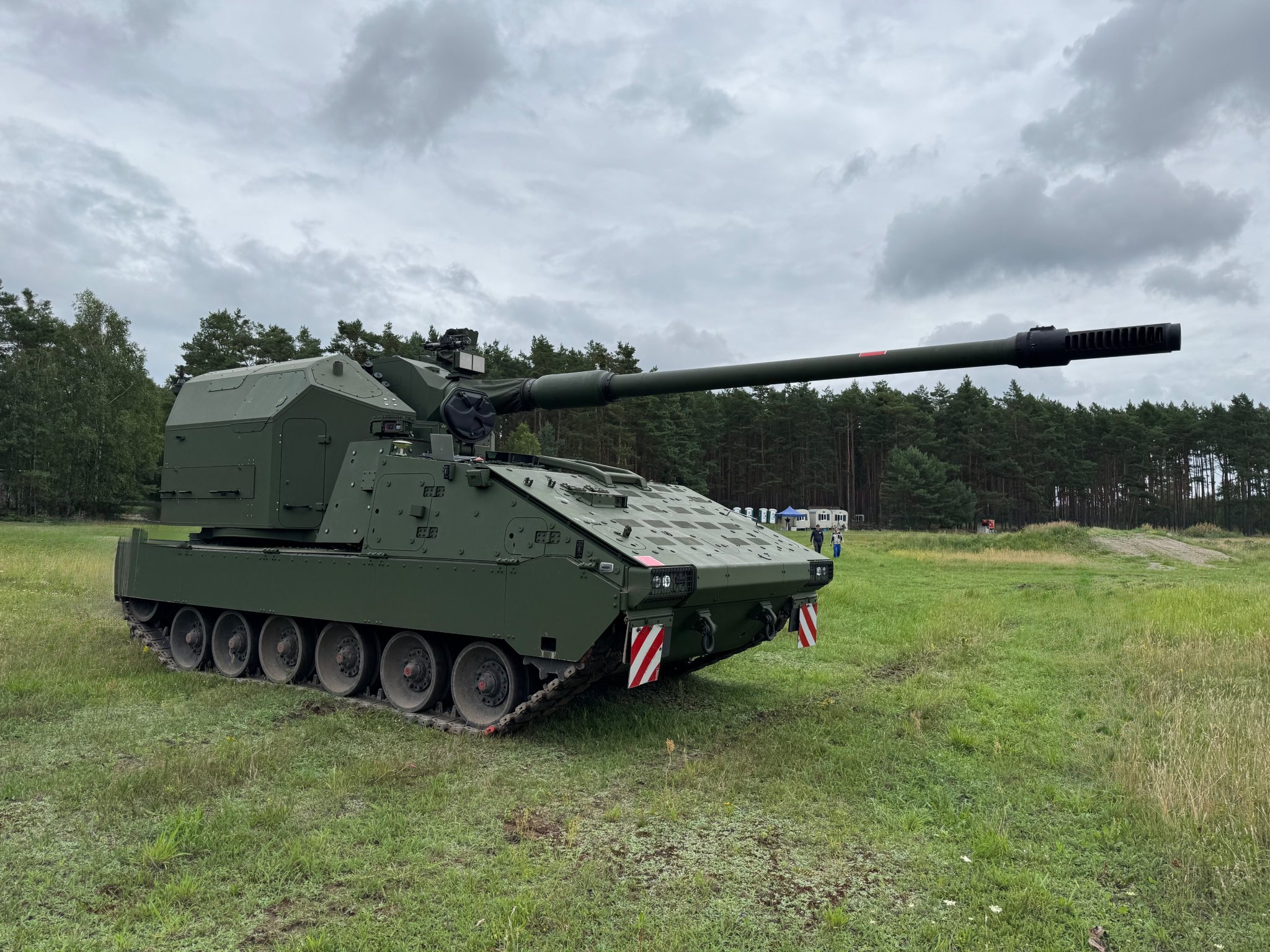 每天认识一件兵器 烽火问鼎计划 RCH 155 Tracked，履带版RCH 1