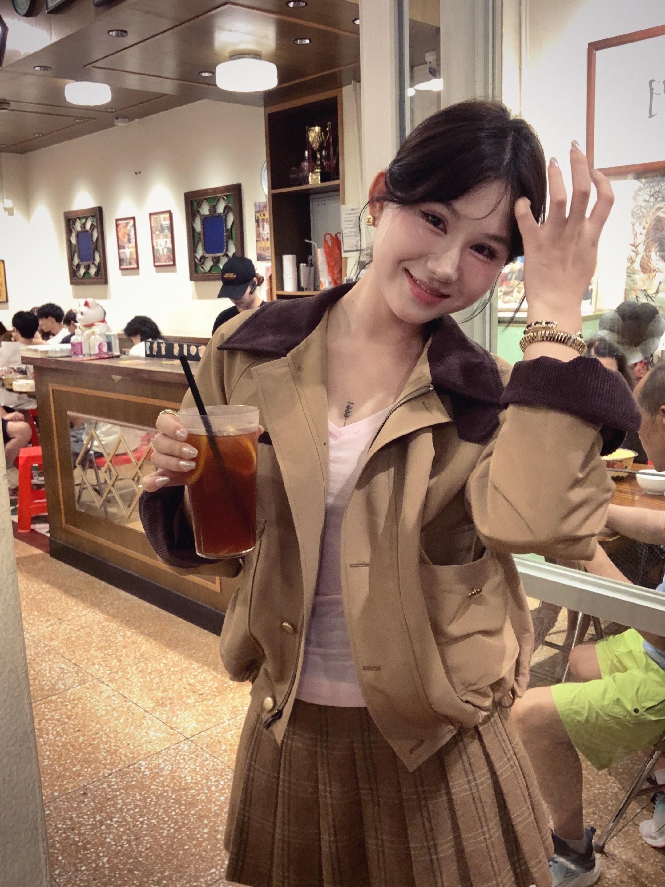 一眨眼已经是远离家乡的第七个中秋了❤️ 中秋快乐 祝你们平安喜乐