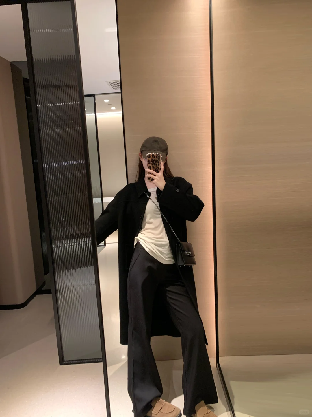 一件黑色大衣
