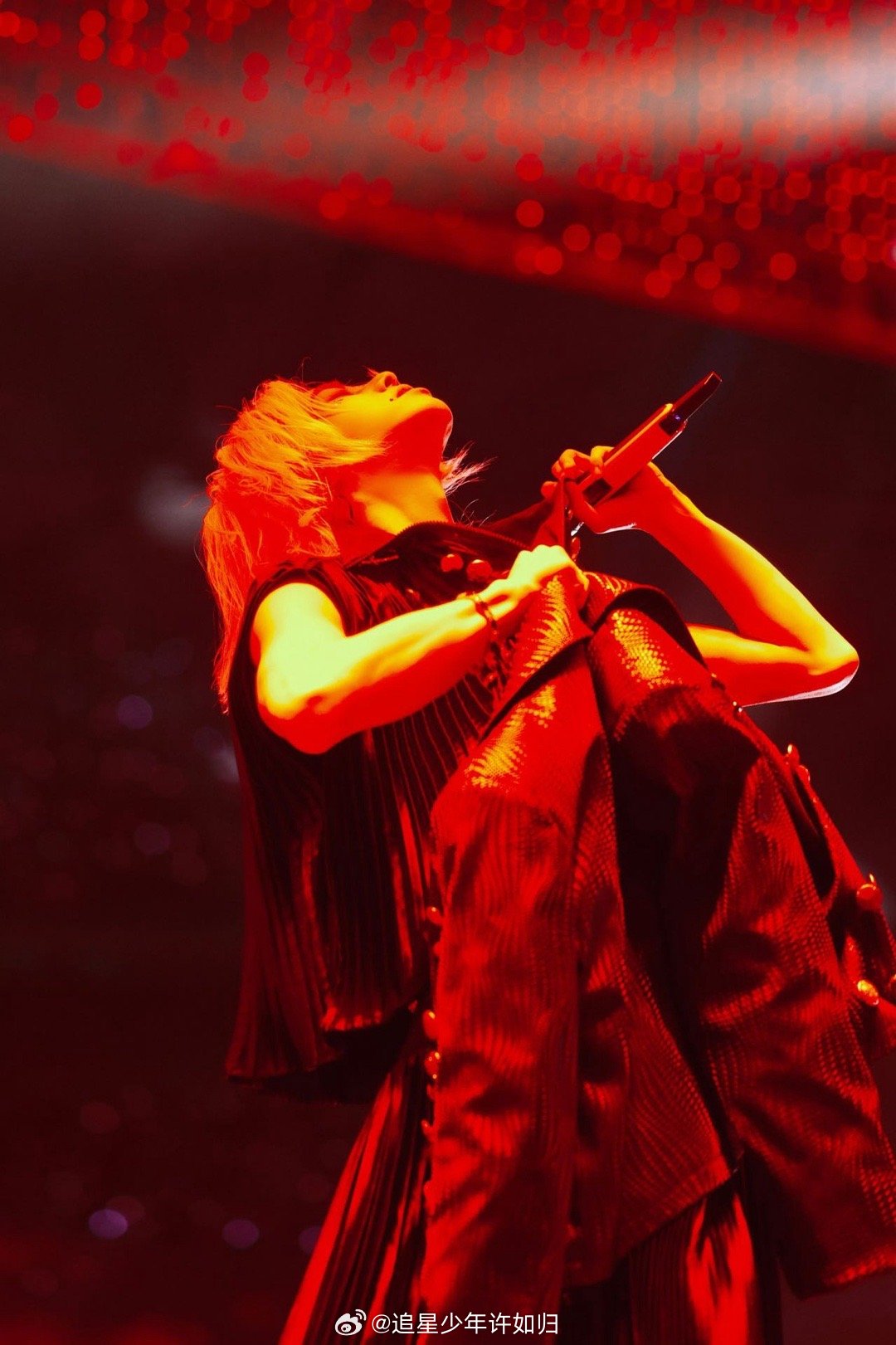 华晨宇火星乐园2.0真的来了 云南玉溪抚仙湖，五一火星乐园2.0。歌单重编，舞台