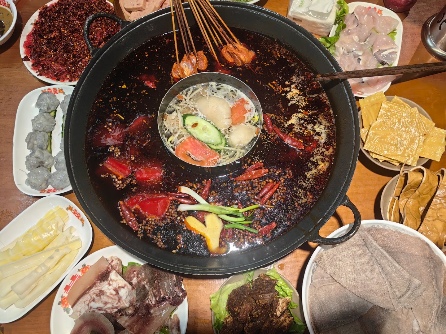 这两天对自己的胃太好了 又是火锅又是烤肉 