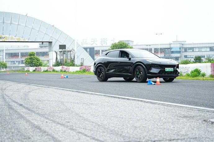 大马力电车更要敬畏安全在新能源汽车时代，电机的大功率与大扭矩变得触手可及，马力也