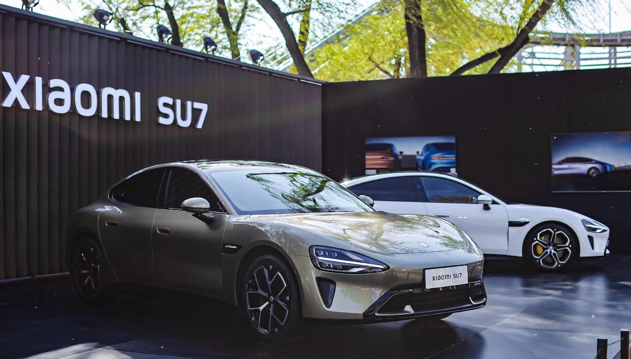 小米SU7横空出世之后，Model 3挺尴尬的？4月份，小米SU7的销量达到了7