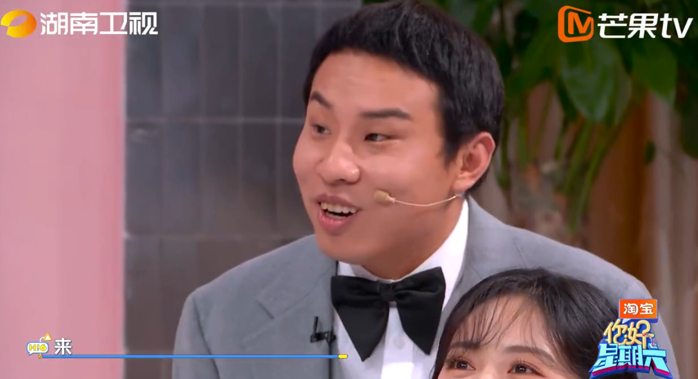 徐志胜真的把反向 flag 玩明白了！何老师说他争气，结果两秒就跑偏