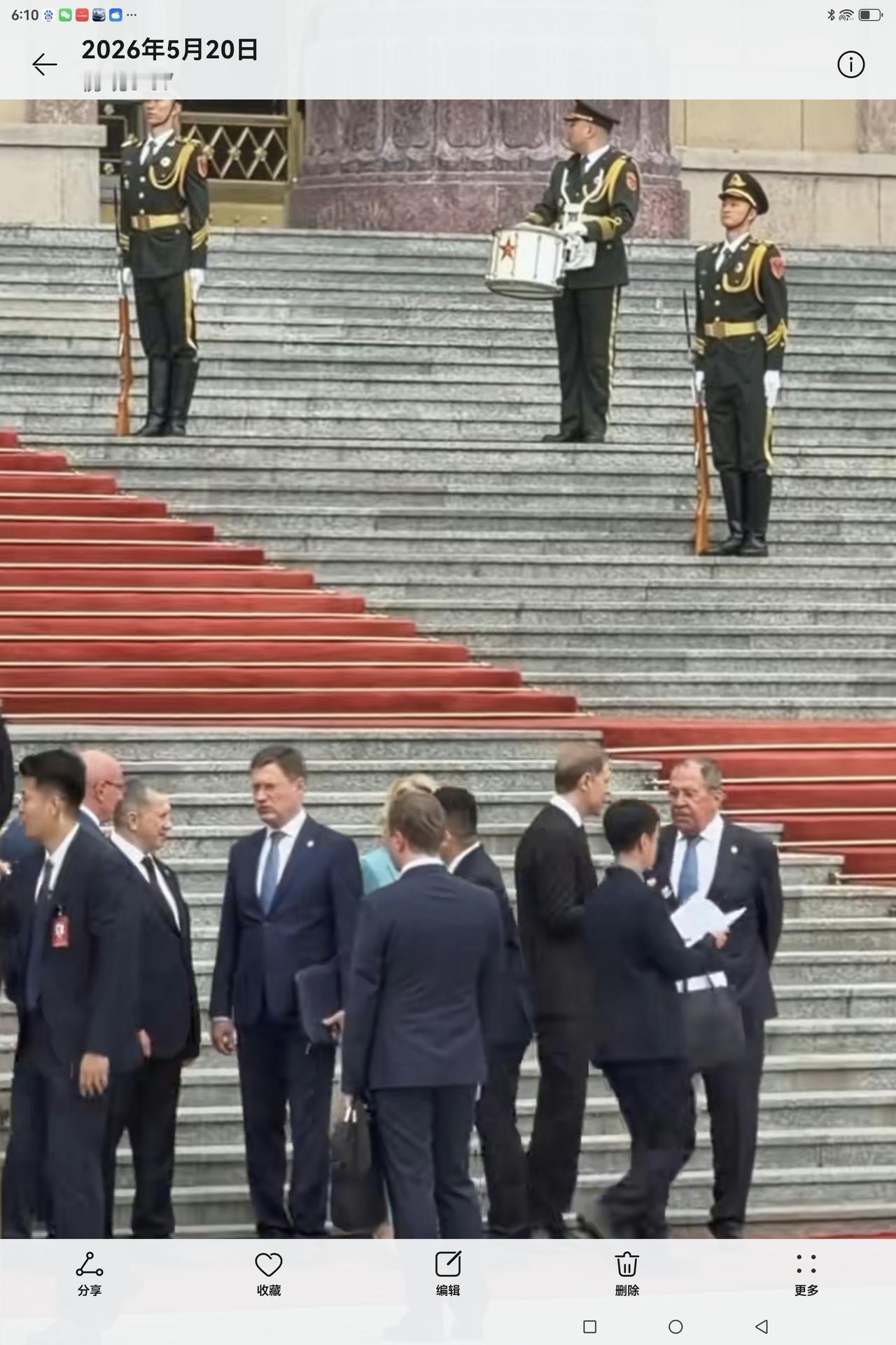 说美国前几天来的团队够庞大的。其实，昨天俄罗斯团队来的人数甚至要比美国人还多！