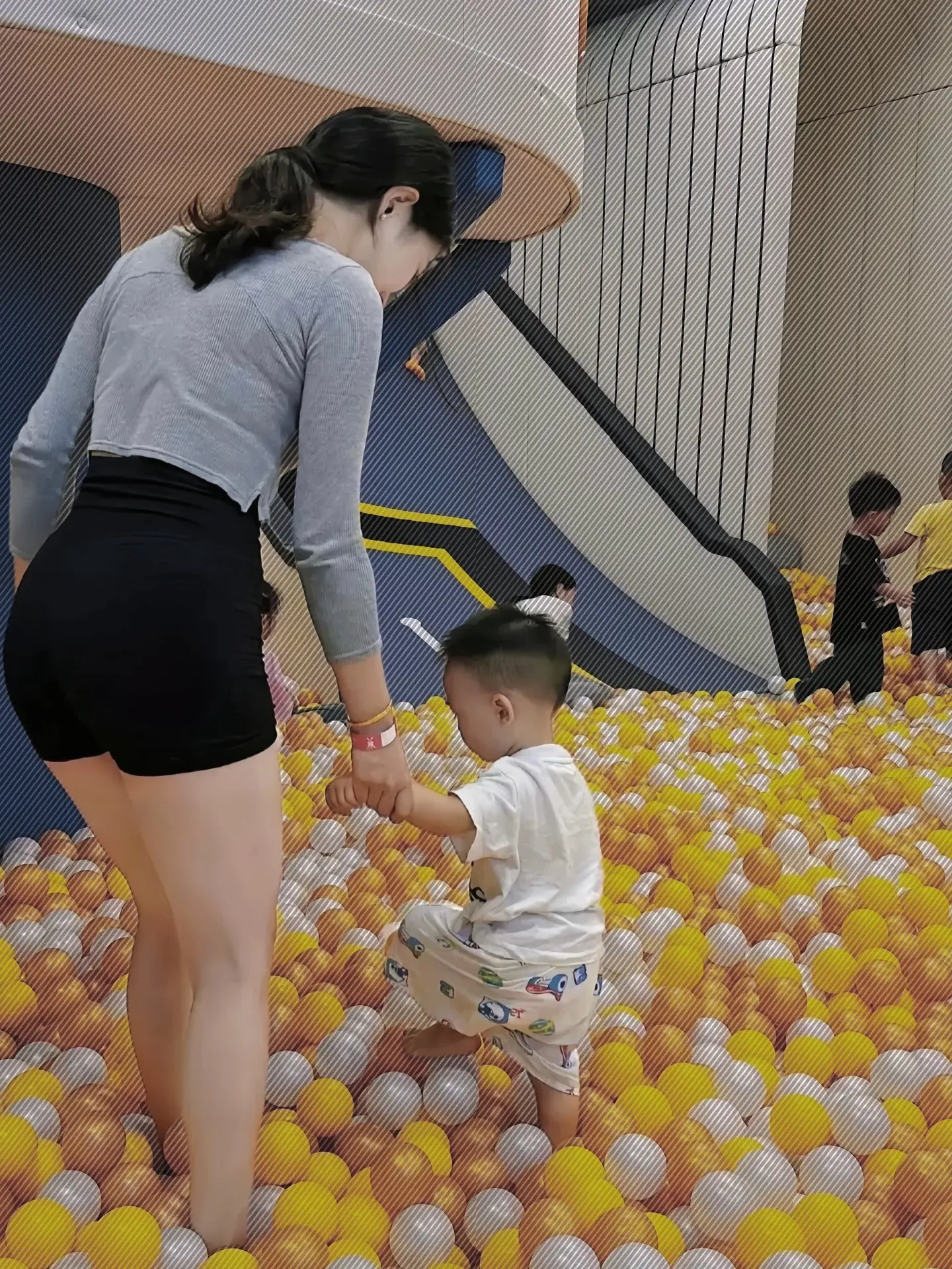 ootd穿搭 女人味 随拍 内容启发搜索