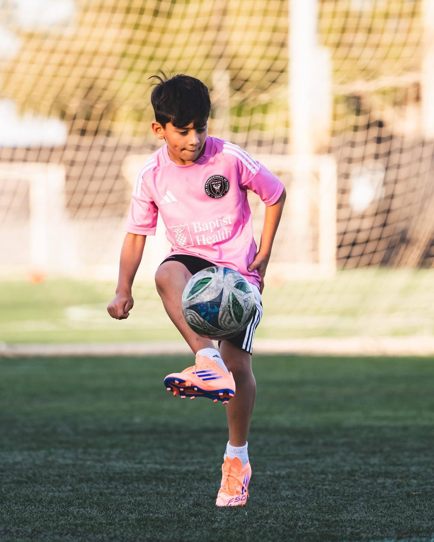 学院ins更新新鲜Ciro安妞点赞❤️梅西