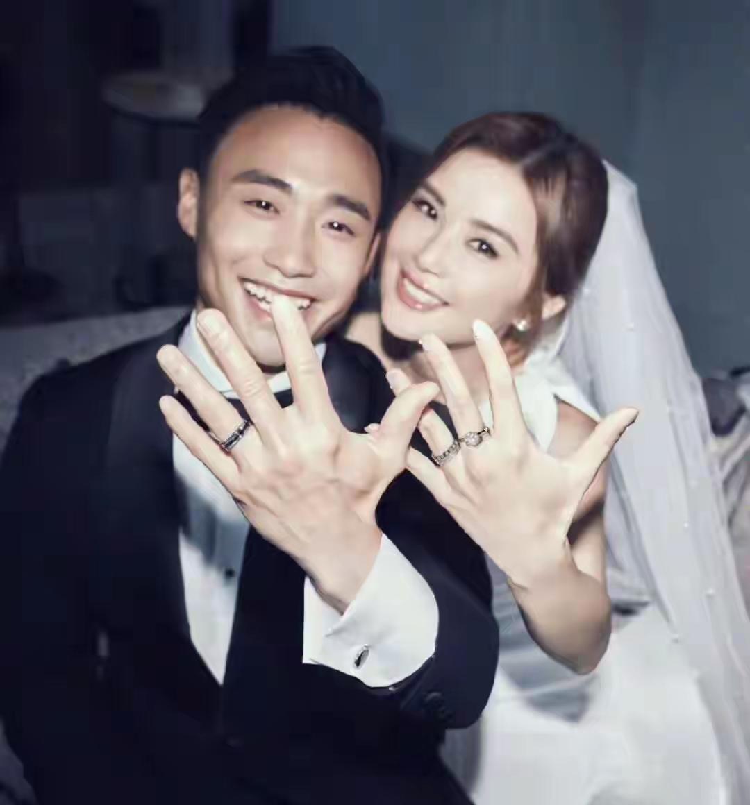 有点感觉，这蔡卓妍突然宣布自己再婚，有点突然啊，这猝不及防的官宣让人惊讶，蔡卓妍