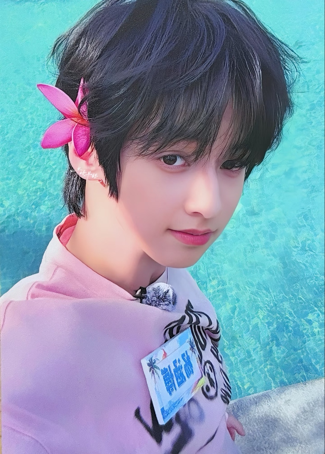 杨涵博这张卡真的是“明眸皓齿，顾盼生姿”的具象化，我们家四卡一好会拍🥺😋 