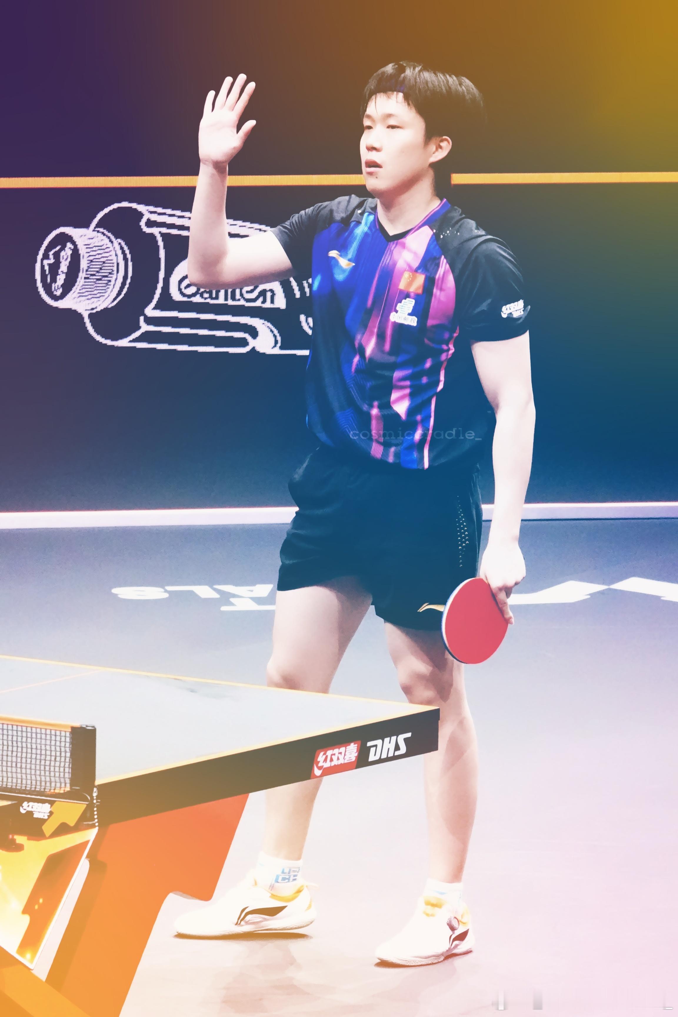 狮友会王楚钦 🦁王楚钦加油 抬手不是抱歉🖐️️ 