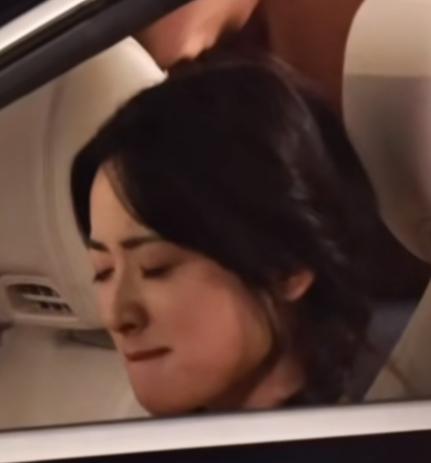 暗爽．gif （这个小沈演东西很传神） ​​​