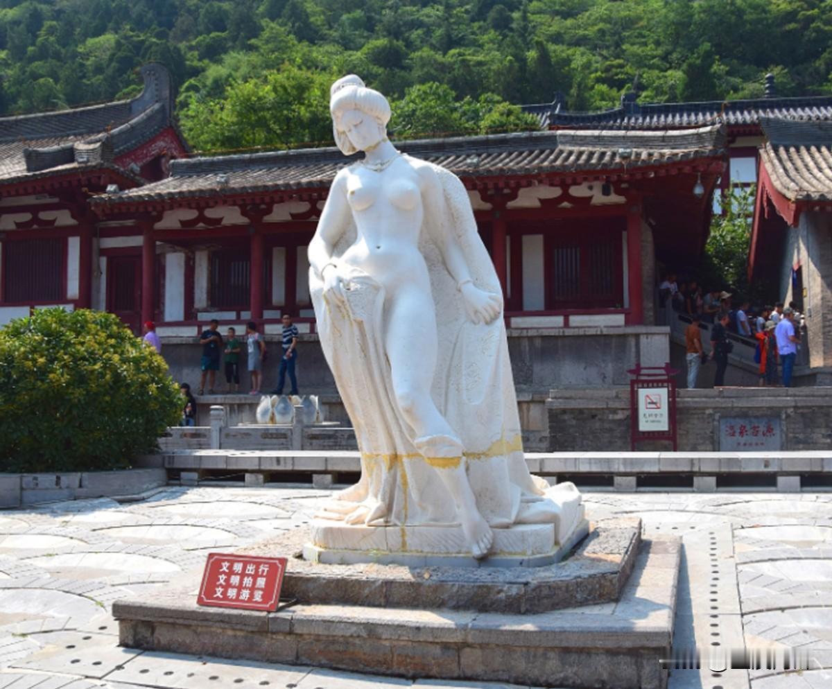 有些网友生活在科技日新月异的现代社会，思想却没有半点进步，眼里竟然容不下贵妃出浴