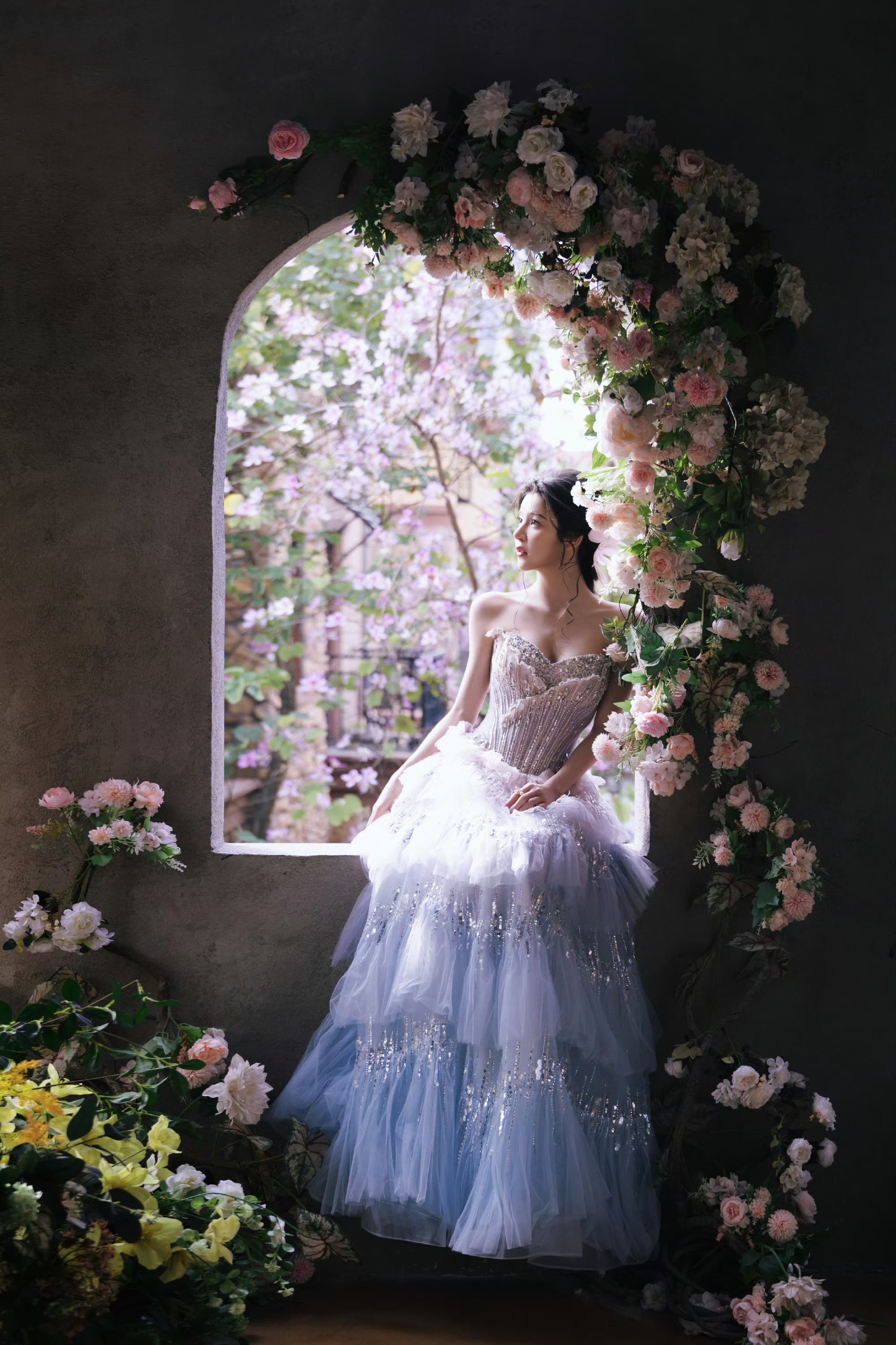 饶嘉迪 人鱼公主上岸了 饶嘉迪你美成这样何意味啊，人鱼造型非常之温柔又梦幻，完全