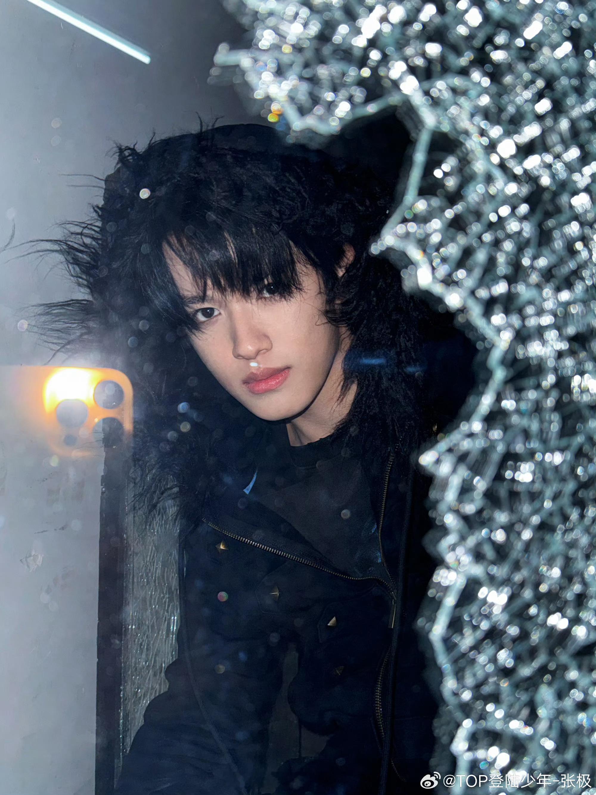 时代峰峻发文否认艺人张极恋情