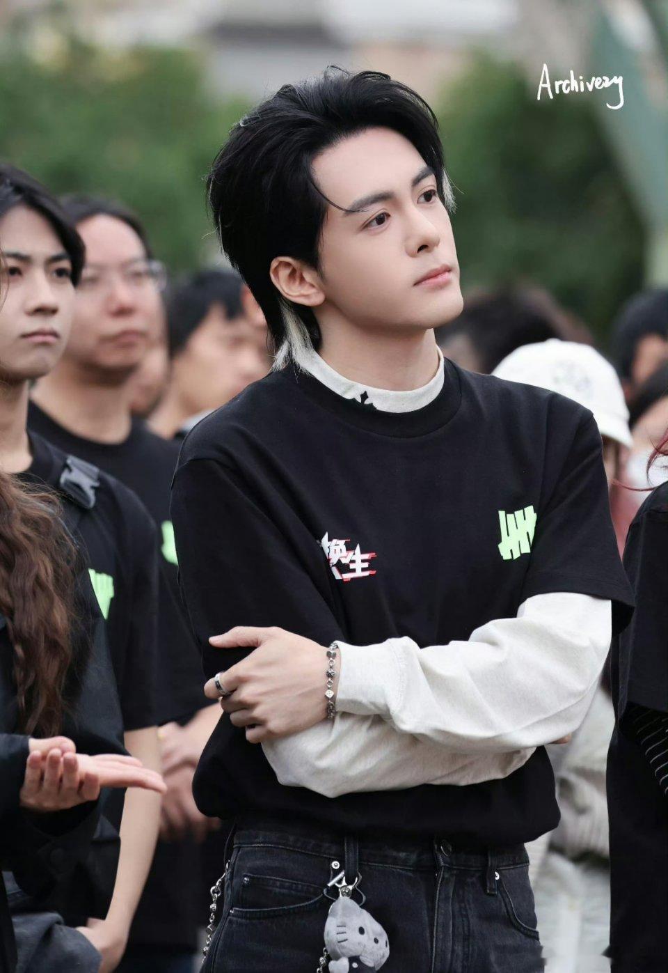 曾舜晞 Mars大神这个白色挑染狼尾太帅了吧[色] ​​​