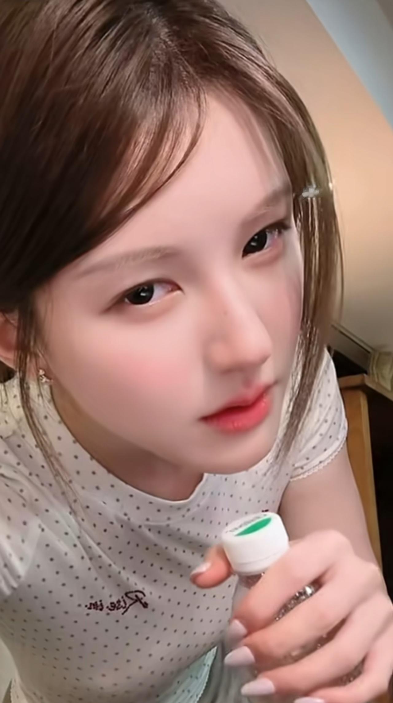 赵露思 冷脸萌妹