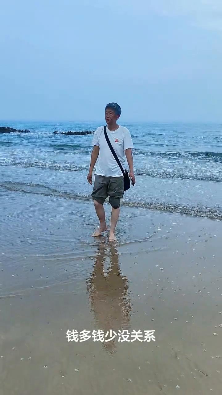 陶冶情操。
如果命运不宠你，你就好好爱自己。钱多钱少没关系，总要有个好身体。
