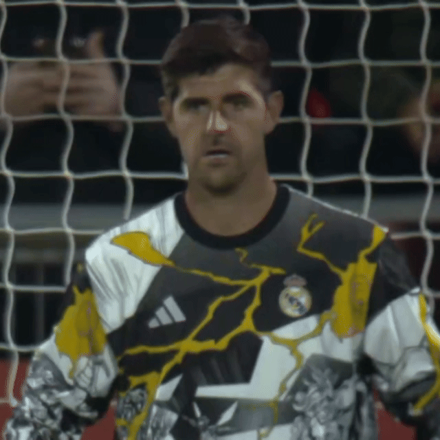 全场比赛开始！HALA MADRID Y NADA MÁS 🤍欧冠联赛 吉罗纳