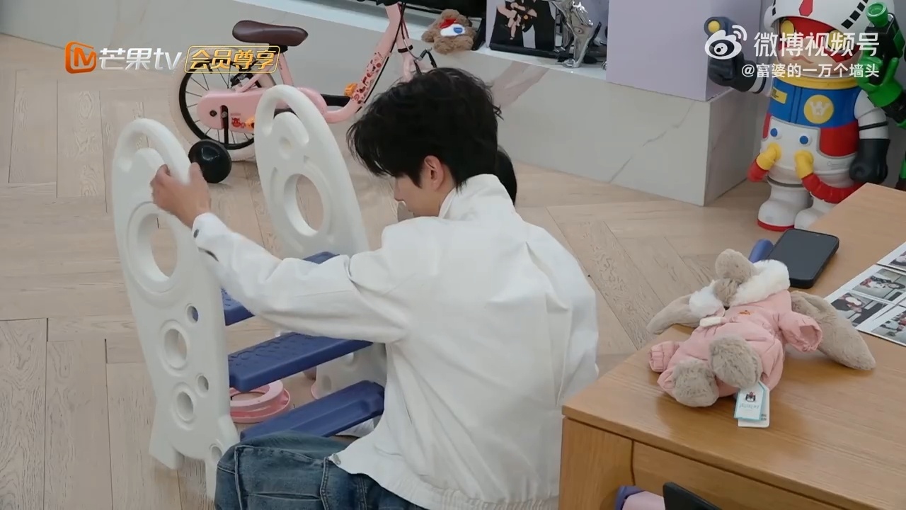 外甥女喊余承恩妈妈我家那小子舅舅行动力拉满！余承恩现场给糖果安排自行车 