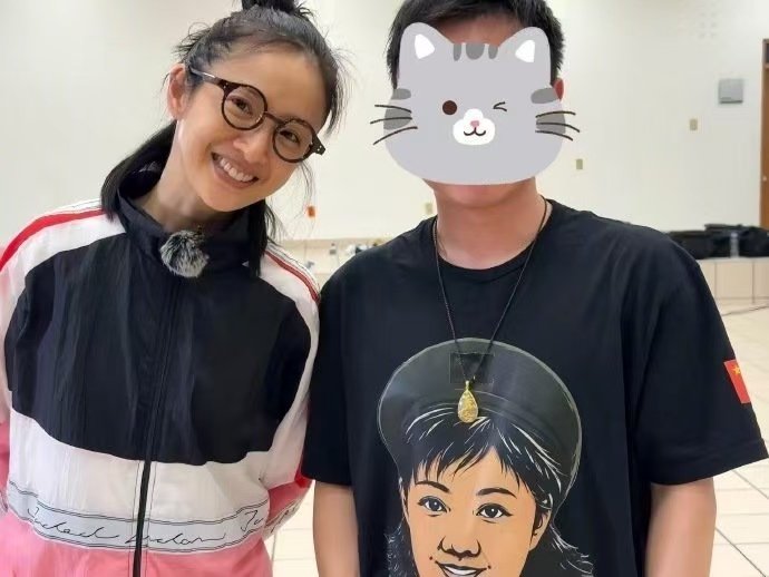 邓为花少素颜照花少8全员素颜状态  花少8全员素颜状态 