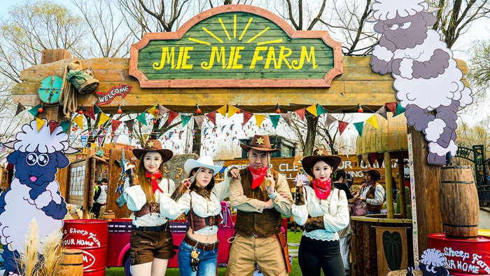 哈尔滨极地公园“五一”演艺焕新升级 两大首秀引爆假日文旅市场