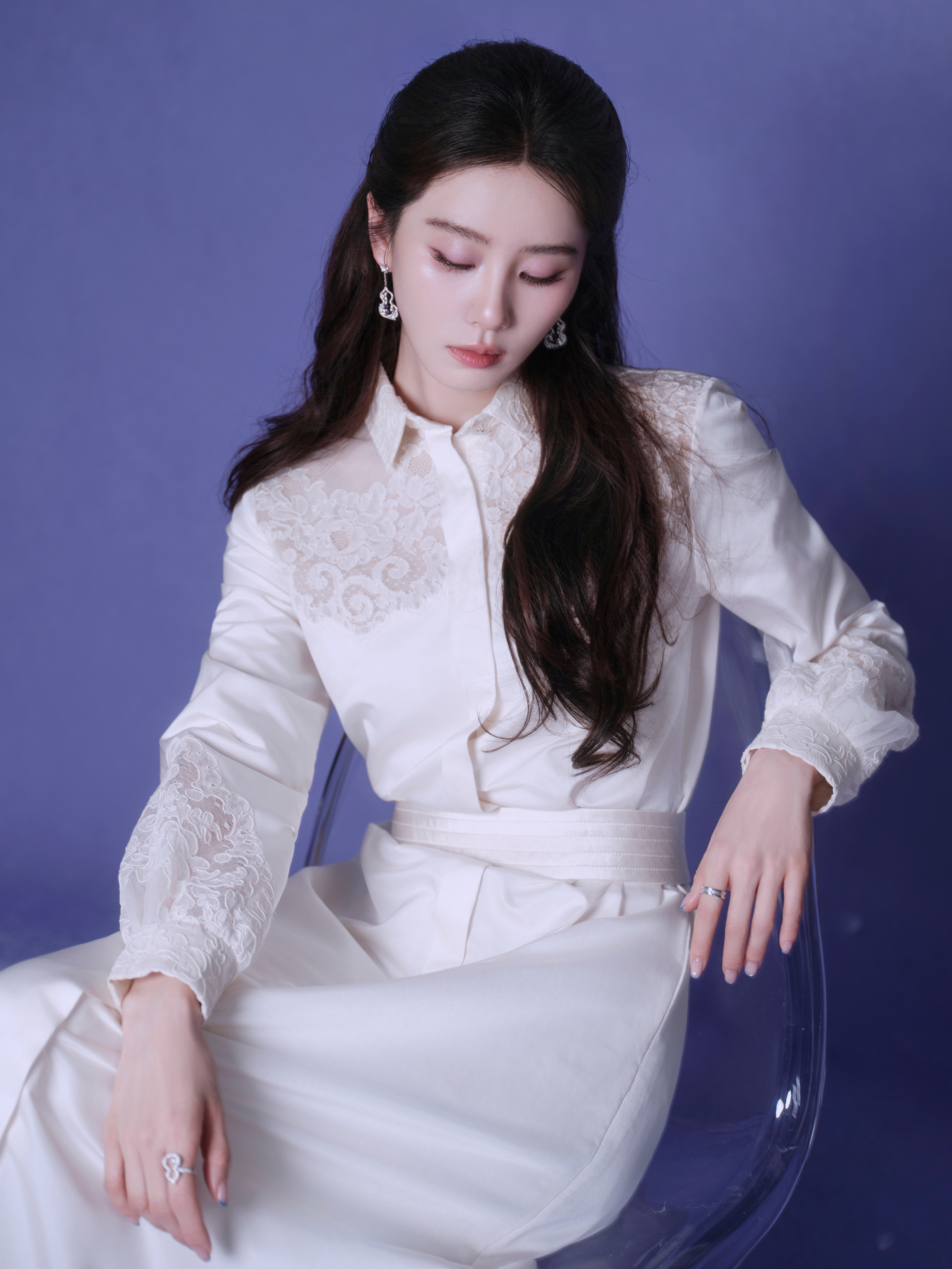 刘诗诗 ｜ 芭比波朗 Bobbi Brown 姐的活动新造型 ！ 今日诗诗以一袭