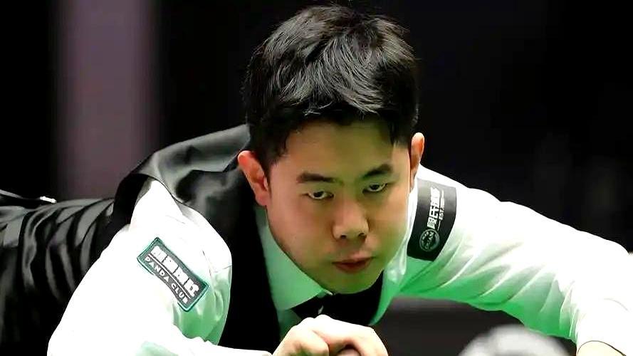 世界第81，1-3落后，连扳三局，卫冕冠军塞尔比出局了。
 
塞尔比手握三个赛点