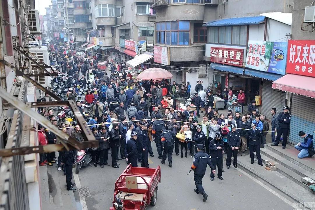 长沙烧烤店口角引发血案，3人不幸遇难，行凶者已被警方控制

11月7日凌晨4时许