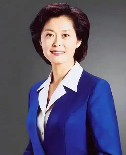 倪萍得知敬一丹离世，在阿勒泰片场哭得浑身发抖；老搭档白岩松说，她定格在了最美丽的