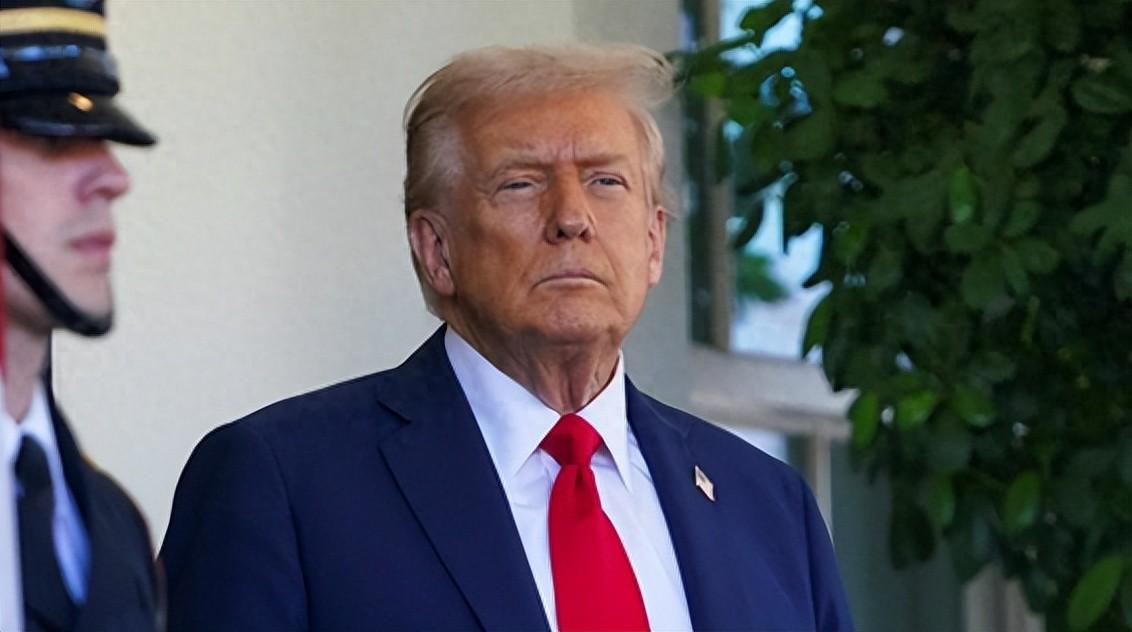 美国真得被打疼了，特朗普情绪失控：绝不许中国把世界当 “人质”

这阵子中国没闲